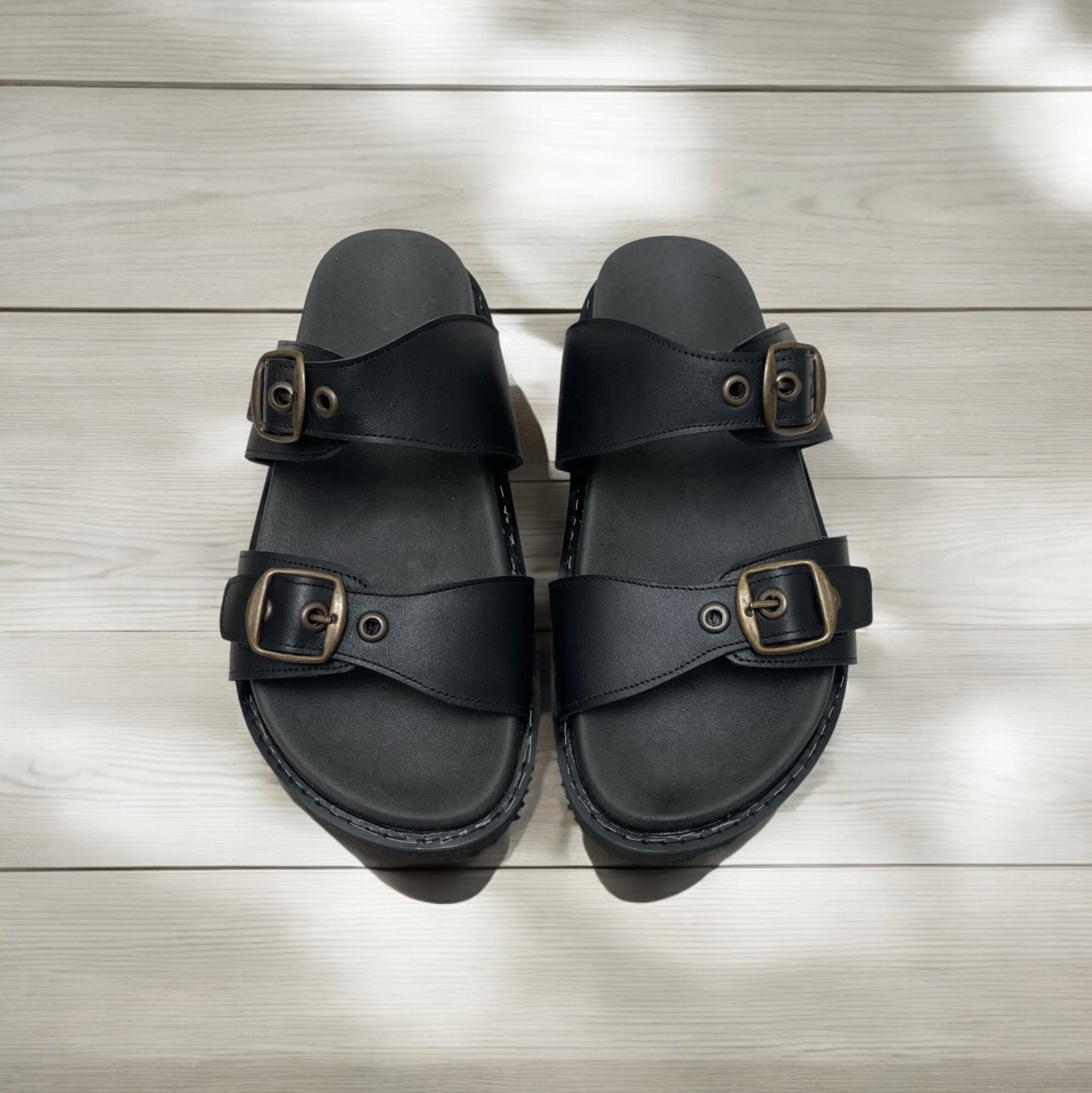 SANDALIA BUCKLED BOLD - MUJER