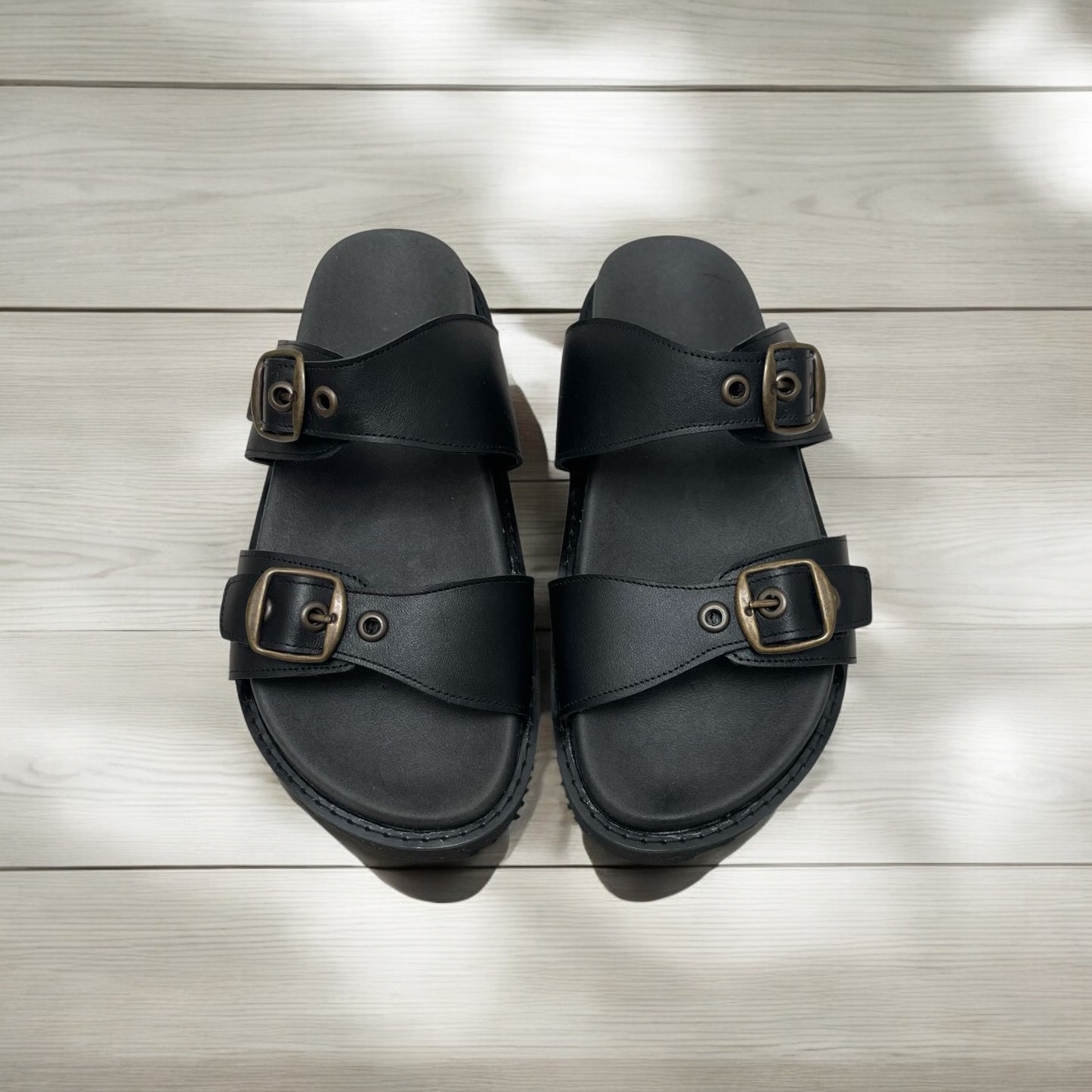 SANDALIA BUCKLED BOLD - MUJER