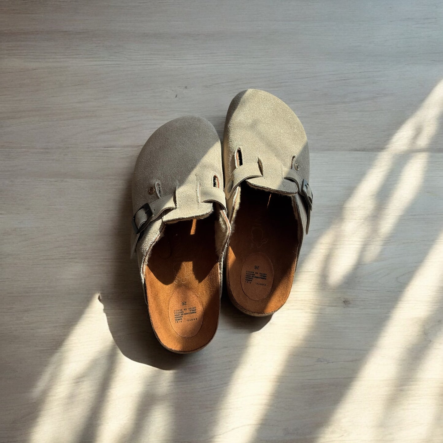 BONNI CLÁSICO GAMUZA - UNISEX