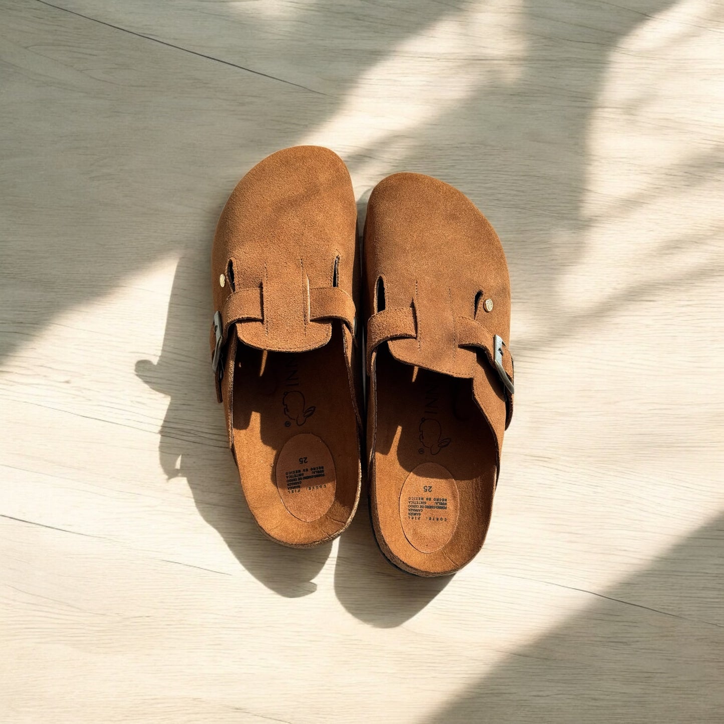 BONNI CLÁSICO GAMUZA - UNISEX